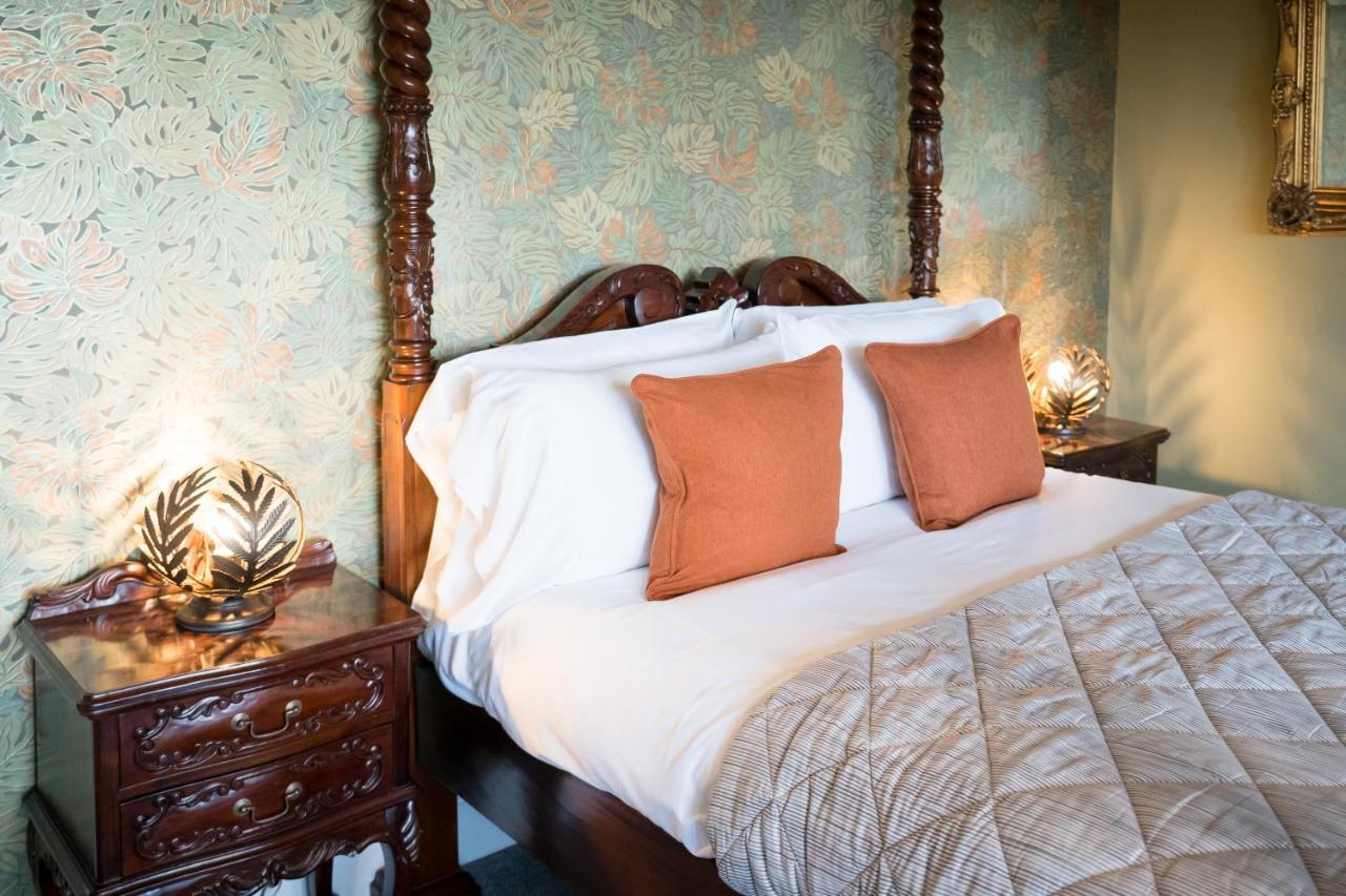 Tottington Manor Hotel Henfield Экстерьер фото
