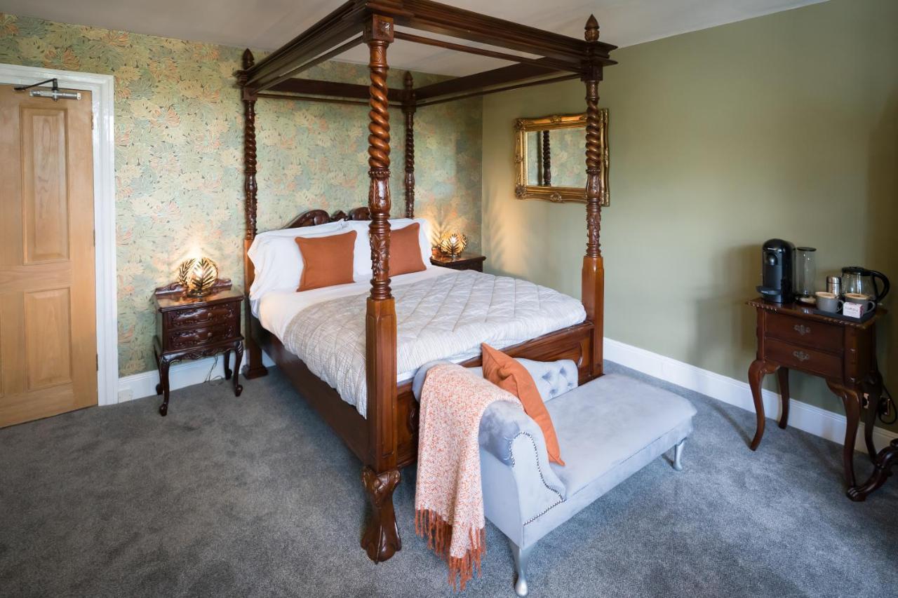 Tottington Manor Hotel Henfield Экстерьер фото