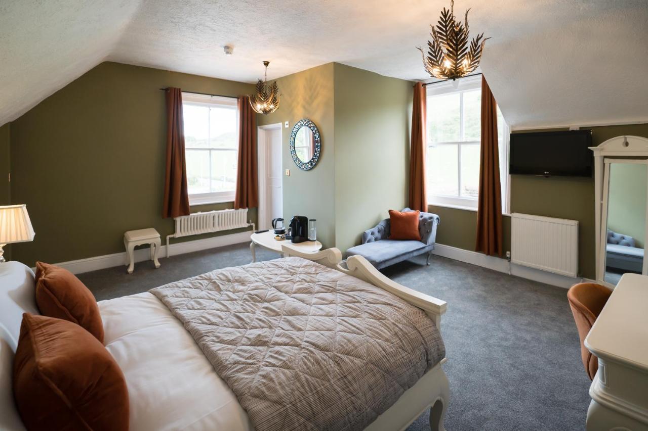 Tottington Manor Hotel Henfield Экстерьер фото