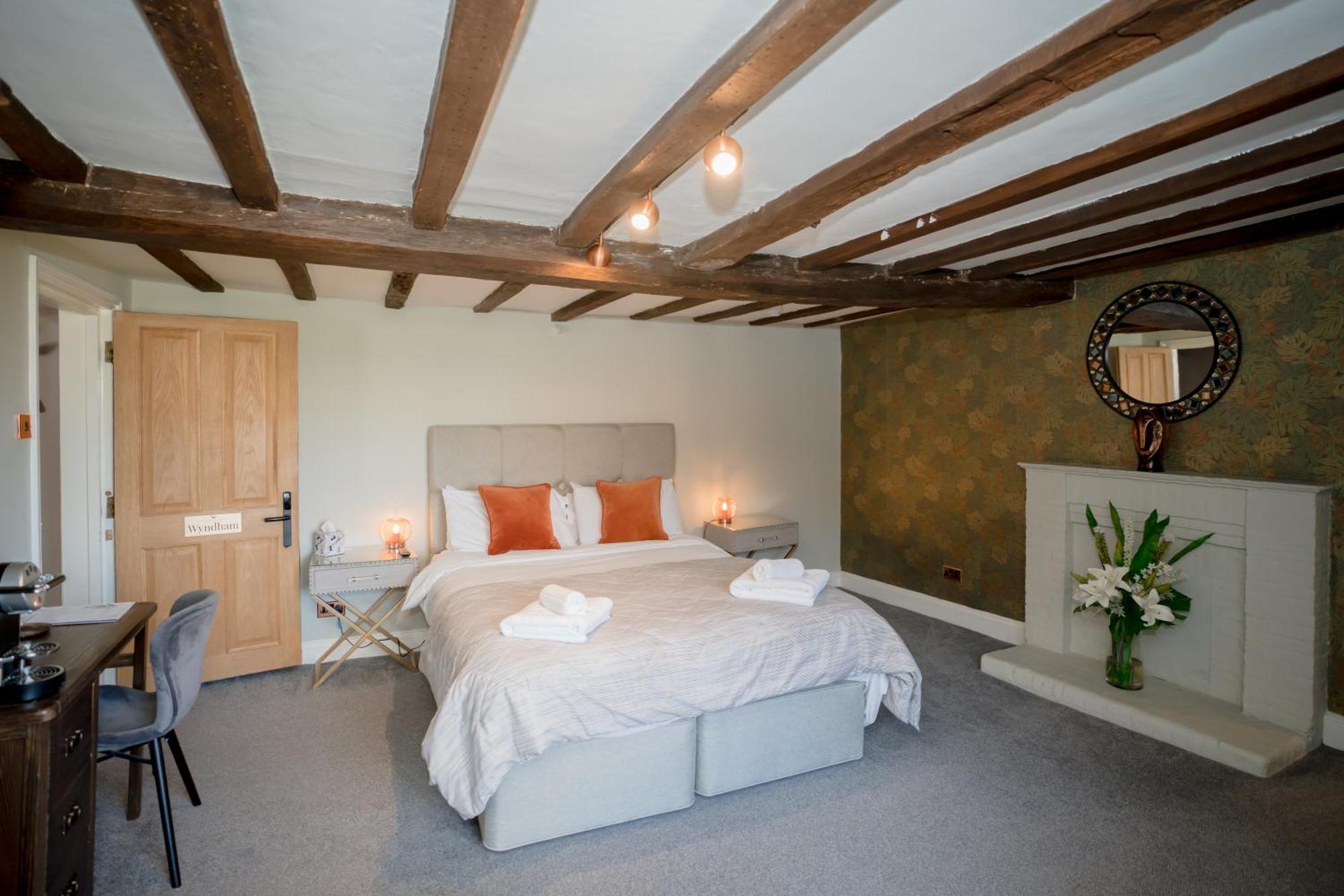 Tottington Manor Hotel Henfield Экстерьер фото