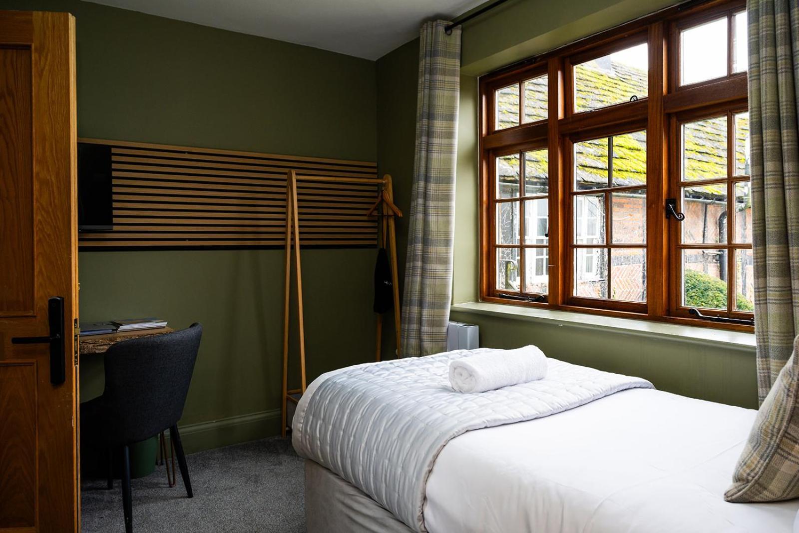 Tottington Manor Hotel Henfield Экстерьер фото