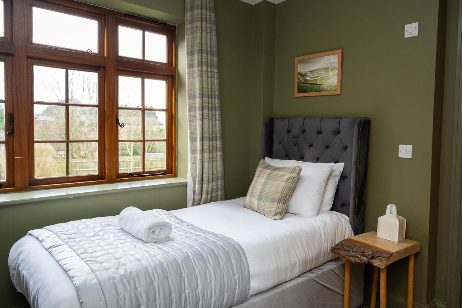 Tottington Manor Hotel Henfield Экстерьер фото