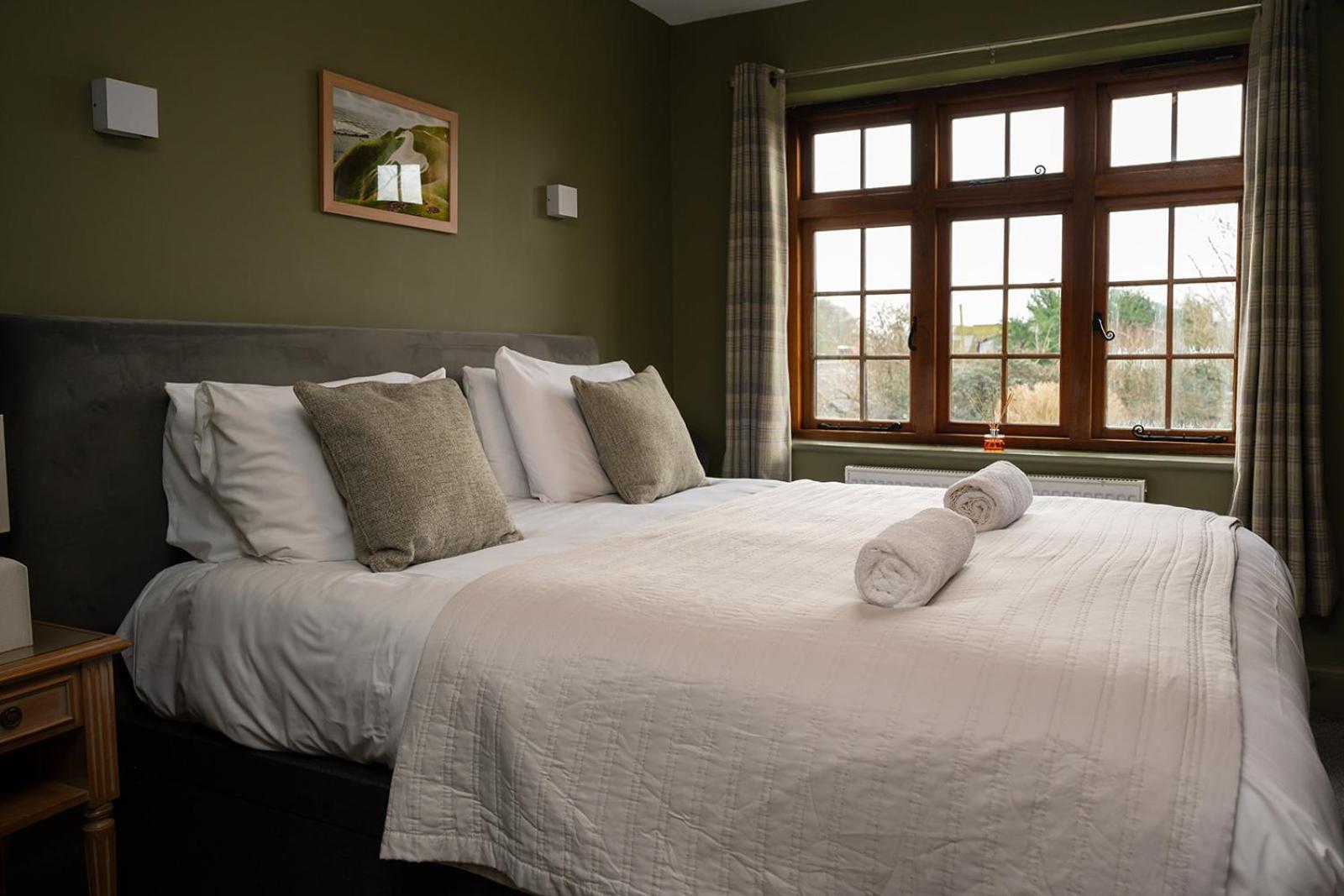 Tottington Manor Hotel Henfield Экстерьер фото